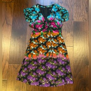 Nanette Lepore 100% silk V-neck Abstract Floral dress size 4